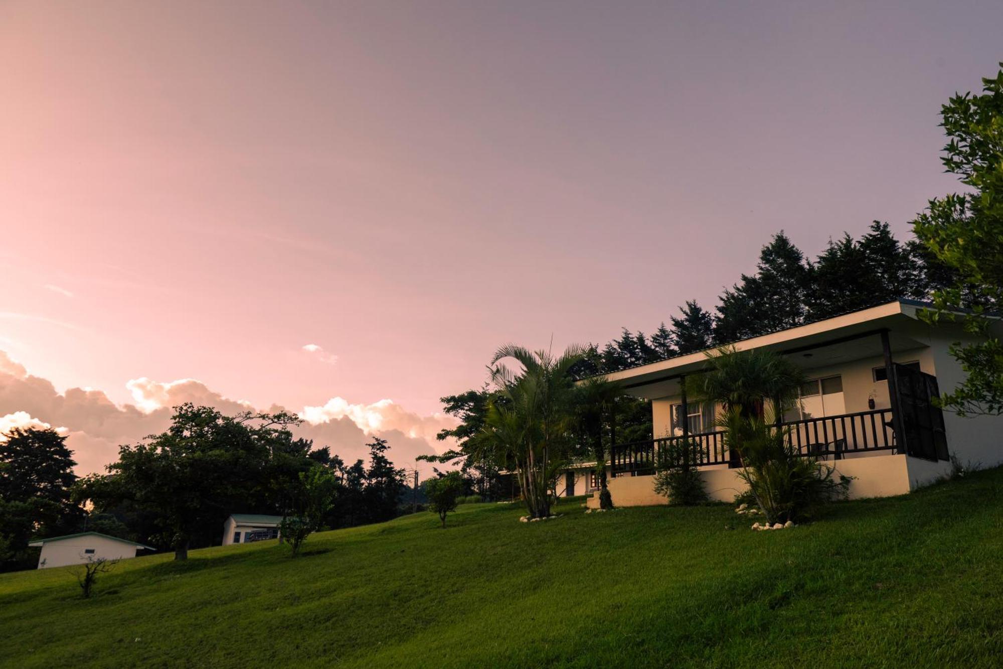 Country House, Cozy Fireplace And An Amazing View 迦太基 外观 照片